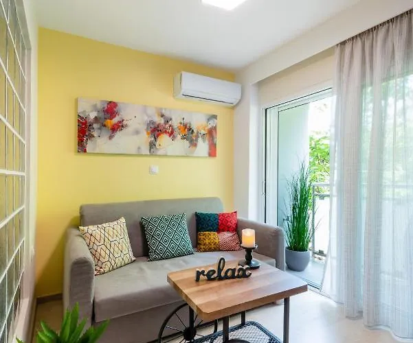 Apartment Costamare Boutiqueapart-where Luxury Meets Comfort *